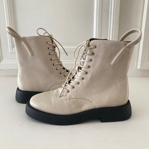 Sarto Anthropologie Ellera Ivory Leather Chelsea Boots Sz 7 - Picture 1 of 13